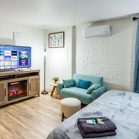 Studio W/ King Bed Near Dwtn